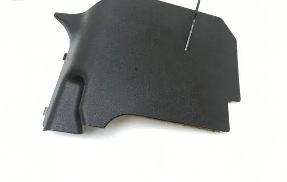Foot area side trim