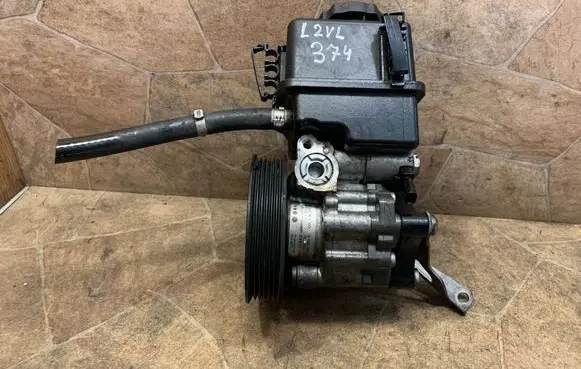 Mercedes-Benz C W204 Power steering pump A0064661501