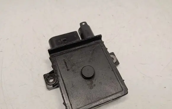 BMW X5 E70 Glow plug pre-heat relay 7788327 12217788327 12217801201