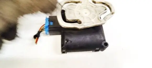 Audi A8 S8 D3 4E Air flap motor/actuator 4f0820511 0132801323