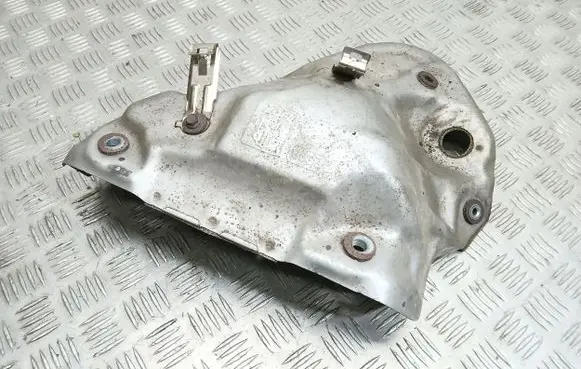 Mazda CX-3 Exhaust heat shield