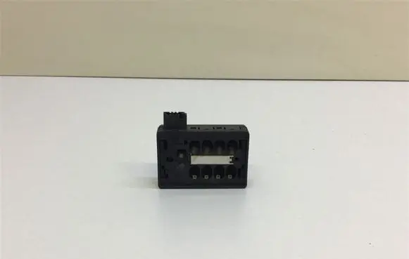 Land Rover Discovery 3 - LR3 Wing mirror control module YDB500290