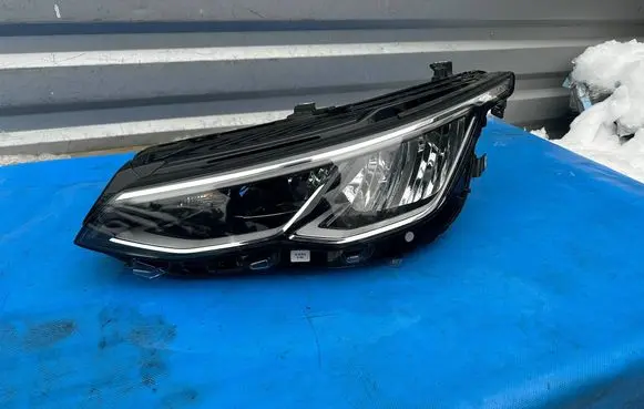 Volkswagen Golf VIII Headlight/headlamp 5H1941005 90150890