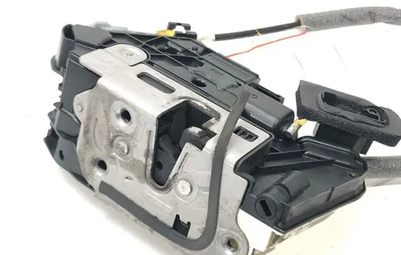Skoda Rapid (NH) Front door lock 5E1837016B