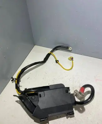 Audi A6 S6 C6 4F Battery relay fuse 4F0915519 4F0971812A