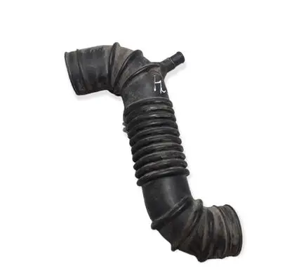 Mitsubishi Pajero Air intake hose/pipe Me200338