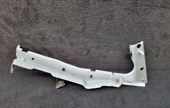Audi A5 8T 8F Fender mounting bracket 8T0821135C 8K0821433A 8T0821135G