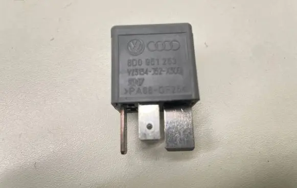 Audi A4 S4 B6 8E 8H Other relay 8D0951253 V23134J52X300