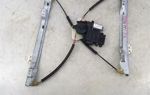 Citroen C4 Grand Picasso Front door window regulator with motor 