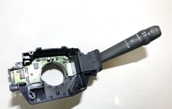 Volvo V70 Wiper control stalk 8666599