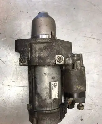 BMW 5 F10 F11 Starter motor 4280008530 7612815