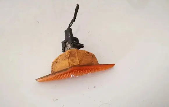 Ford Focus Front fender indicator light xs4h3k354a xs4h3k354-a