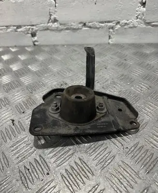Peugeot 308 Engine mount bracket 96827317800R