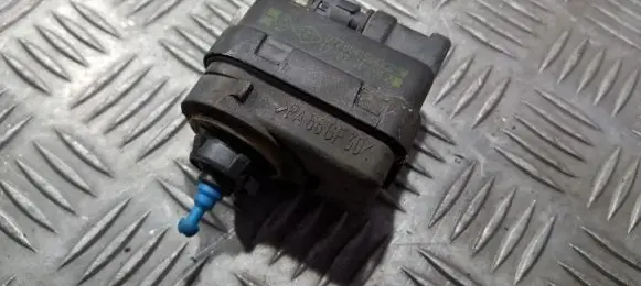 Headlight level adjustment motor