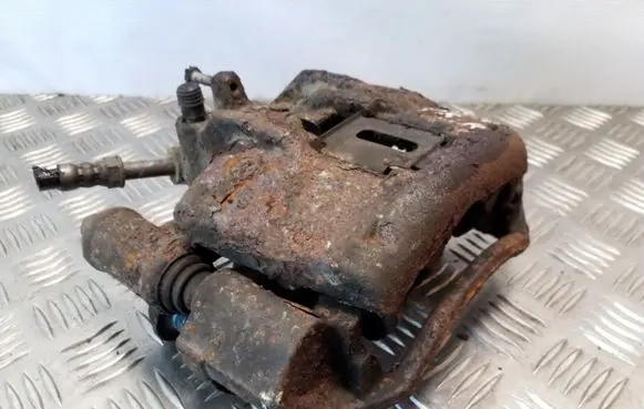 Mercedes-Benz Vito Viano W638 Front brake caliper