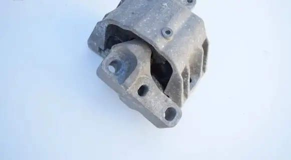 Audi A3 S3 8L Engine mount bracket 1J0199262BE