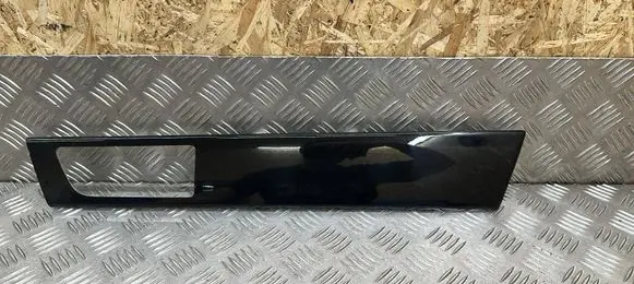 Land Rover Discovery 4 - LR4 Other rear door trim element AH22274B16 AH22274B16RH