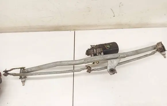 Volkswagen PASSAT B4 Front wiper linkage and motor 