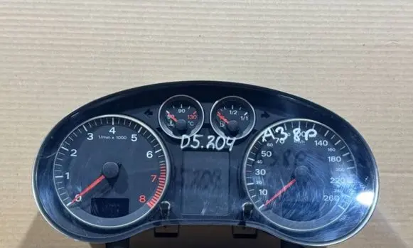 Audi A3 S3 8P Speedometer (instrument cluster) 8P0920900T