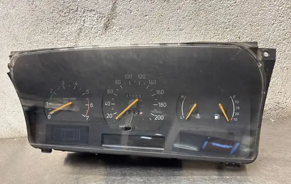 Saab 9000 CS Speedometer (instrument cluster) 4438222