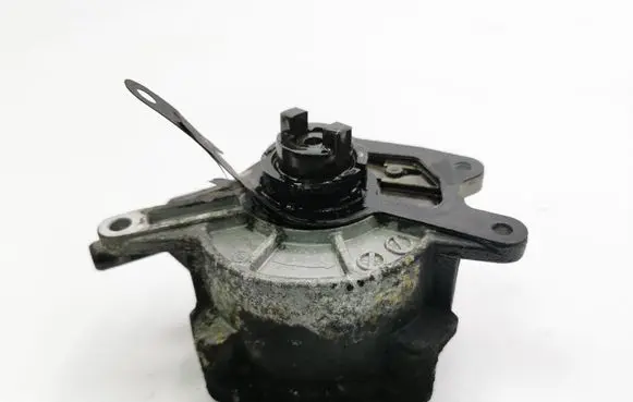 Mercedes-Benz ML W164 Vacuum pump 1231085 LA1231085