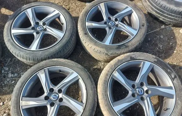 Volvo V40 R17 alloy rim 31423521