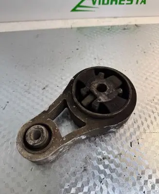Engine mount bracket