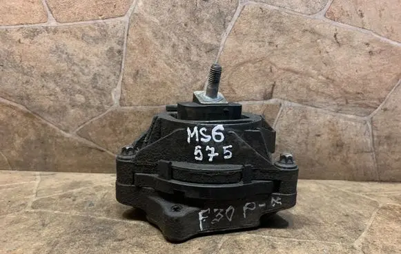 BMW 3 F30 F35 F31 Engine mount bracket 6859411