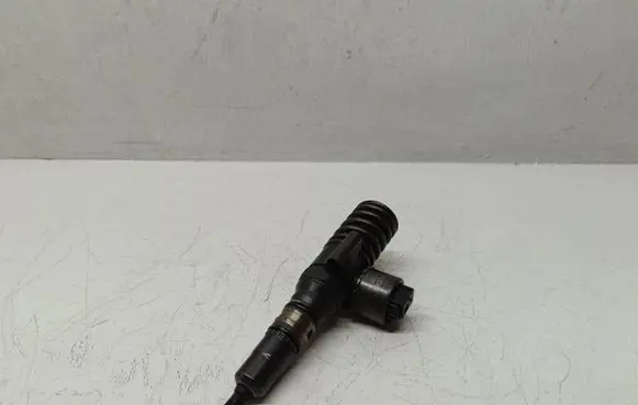 Audi A4 S4 B6 8E 8H Fuel injector 03G130073G