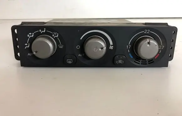 Mitsubishi Pajero Climate control unit 1465700022