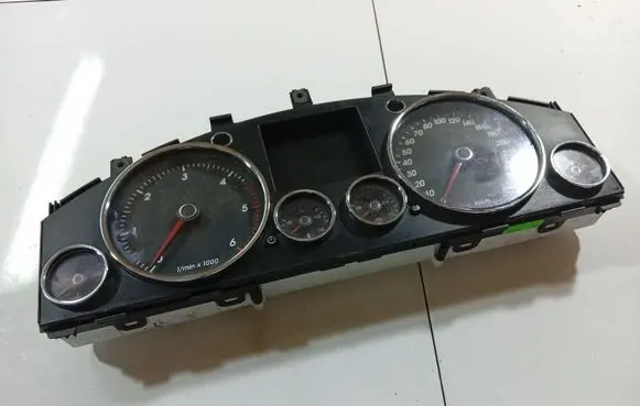 Volkswagen Touareg I Speedometer (instrument cluster) 0263632003
