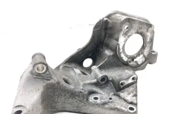 Volvo V60 Engine mounting bracket 31480996