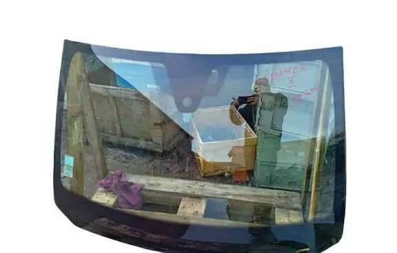 Dacia Duster II Front windscreen/windshield window 