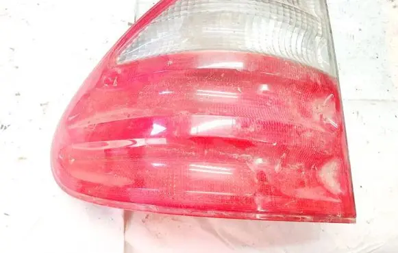 Mercedes-Benz E W210 Tailgate rear/tail lights a2108205364