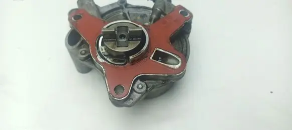 Peugeot 3008 I Vacuum pump