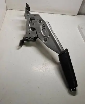 Skoda Octavia Mk2 (1Z) Hand brake release handle 