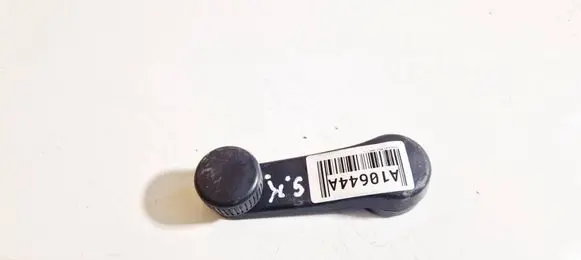 Volkswagen Polo IV 9N3 Front door window winding handle 6q0837581a