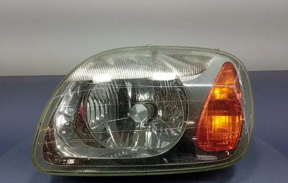 Nissan Micra Headlight/headlamp 89004679