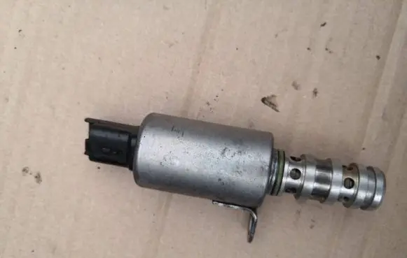Ford Focus Camshaft vanos timing valve 759448280-01