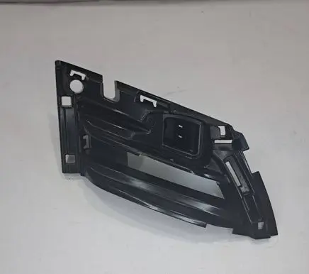 Skoda Octavia Mk3 (5E) Front bumper mounting bracket 5E0807723A