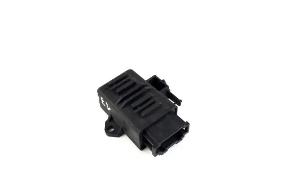 Volkswagen PASSAT B6 Seat heating relay 1k0959772