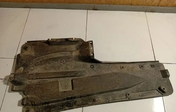Citroen C5 Engine splash shield/under tray