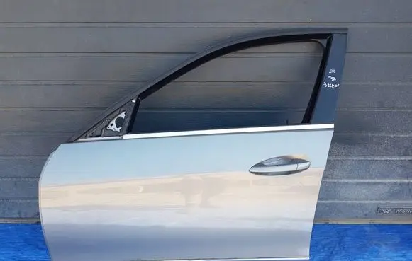 Mercedes-Benz E W212 Front door DDDRZW212792A