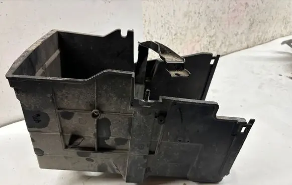 Ford Focus Battery box tray 4m5110723 C8C9A