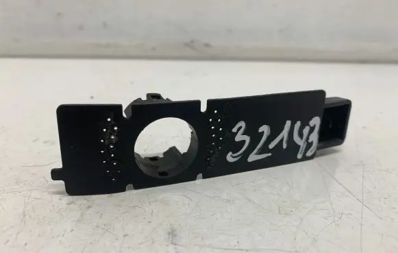 Volvo XC40 Front parking sensor holder (PDC) 31449353LH