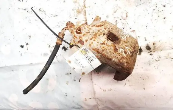 Front brake caliper