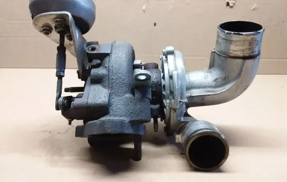 Toyota RAV 4 (XA40) Turbo 172010R062