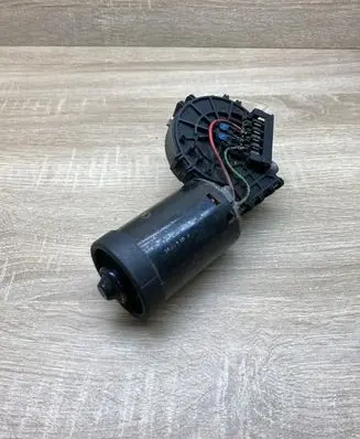 Renault Scenic I Wiper motor 1395106