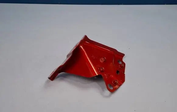 Volkswagen Tiguan Fender mounting bracket 5NA821141B