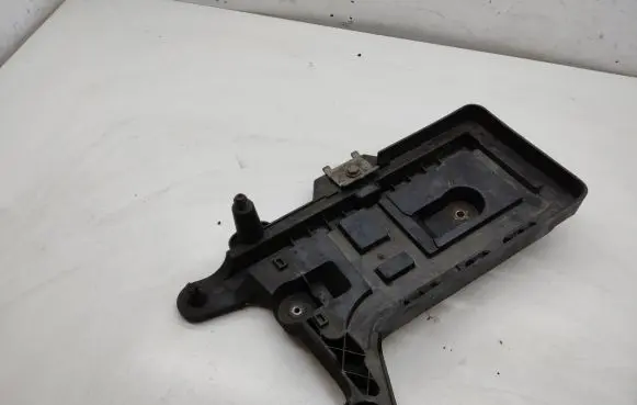 Seat Alhambra (Mk2) Battery tray 7N0915333